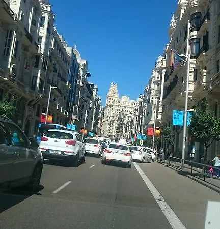 Estudio Grande Madrid Centro Exterior foto